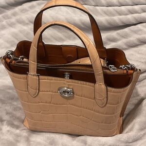 Chic Croc-Embossed Leather Satchel